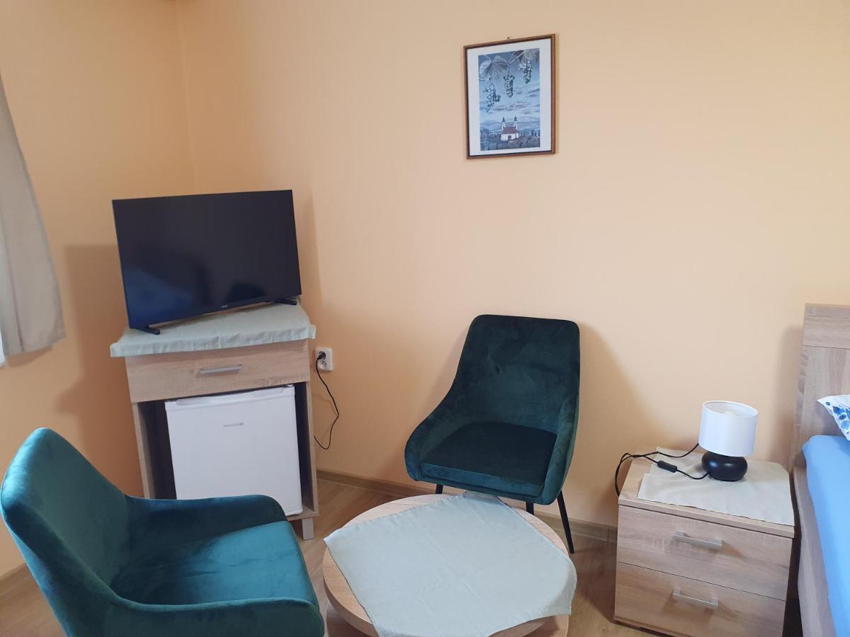 Pension Zeleny Strom Mikulov Kültér fotó