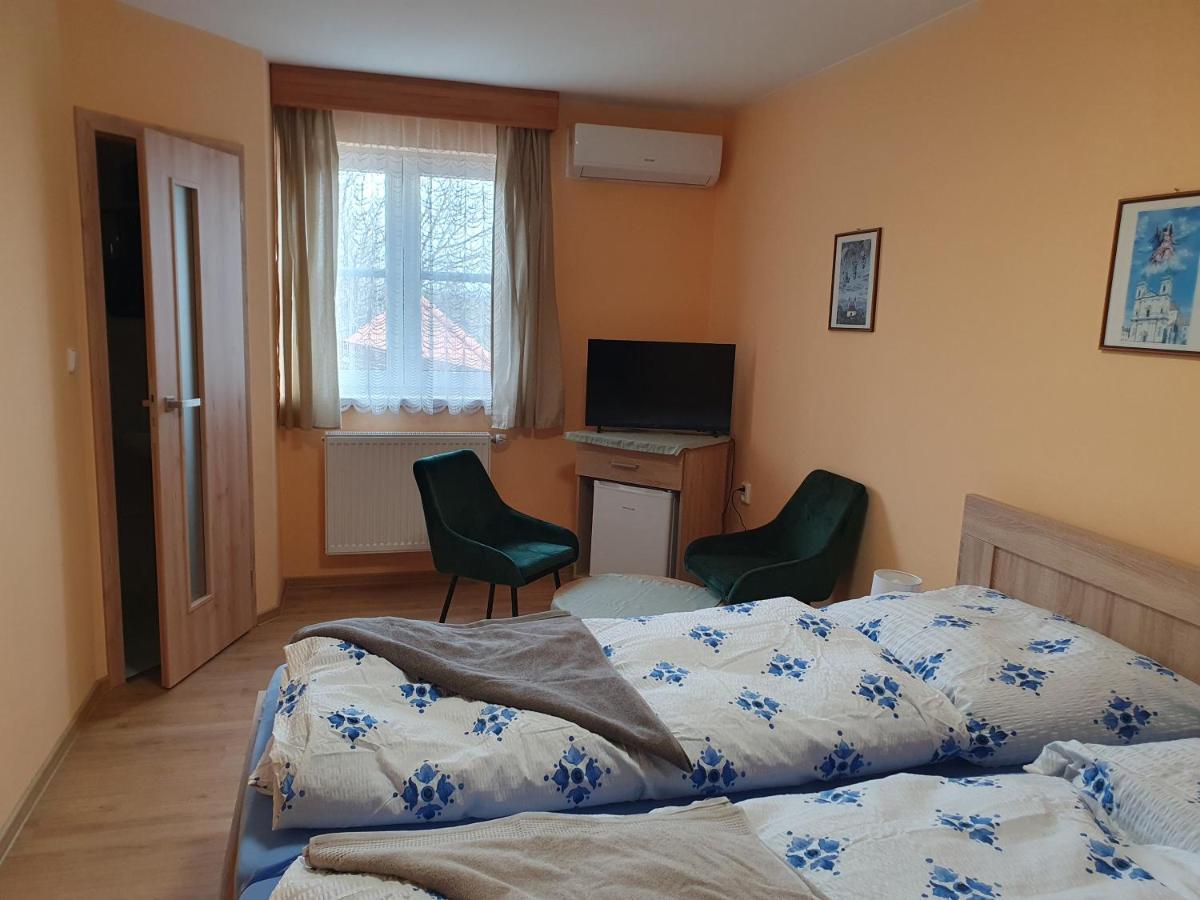 Pension Zeleny Strom Mikulov Kültér fotó