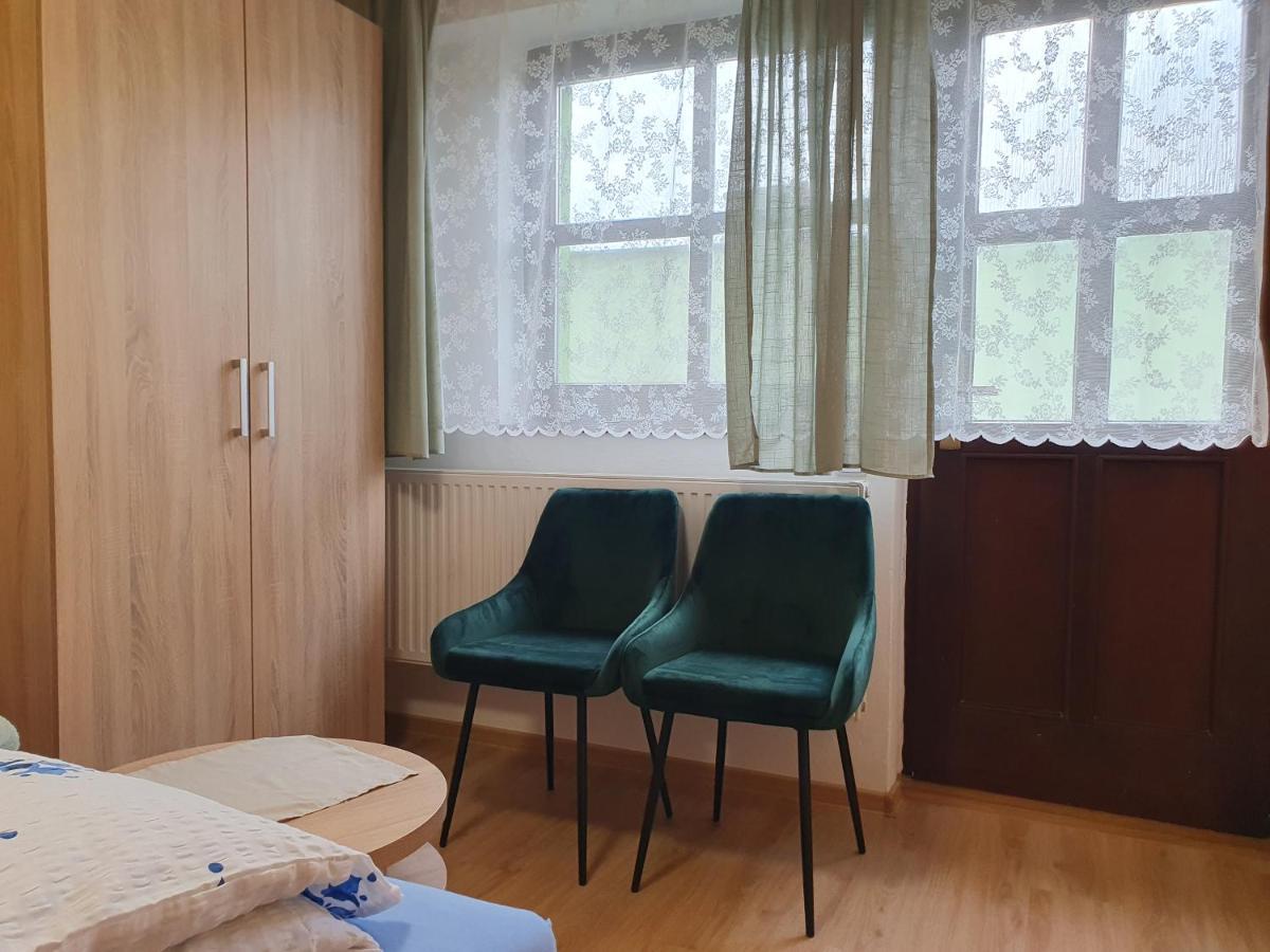Pension Zeleny Strom Mikulov Kültér fotó