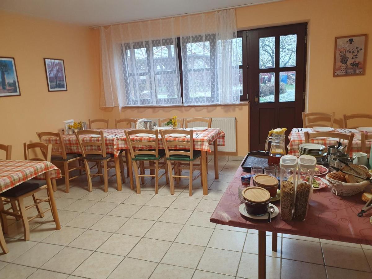 Pension Zeleny Strom Mikulov Kültér fotó